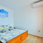 Apartment Thermae, Steps From The Sea With Free Parking