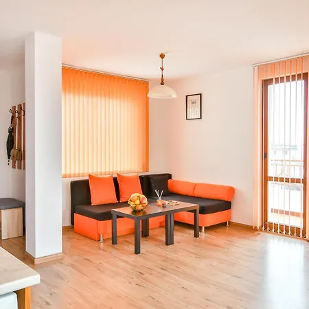 Thermae, Steps From The Sea With Free Parking Апартамент Варна