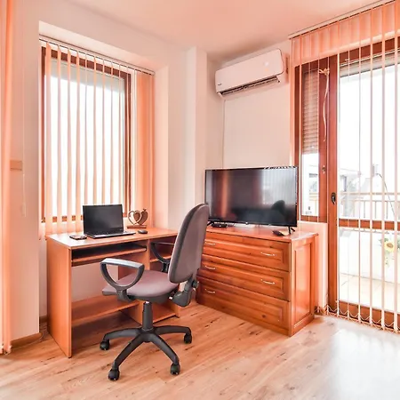 Thermae, Steps From The Sea With Free Parking Lägenhet