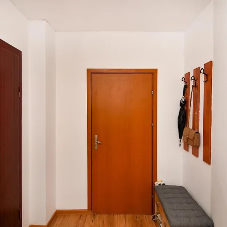 Thermae, Steps From The Sea With Free Parking *