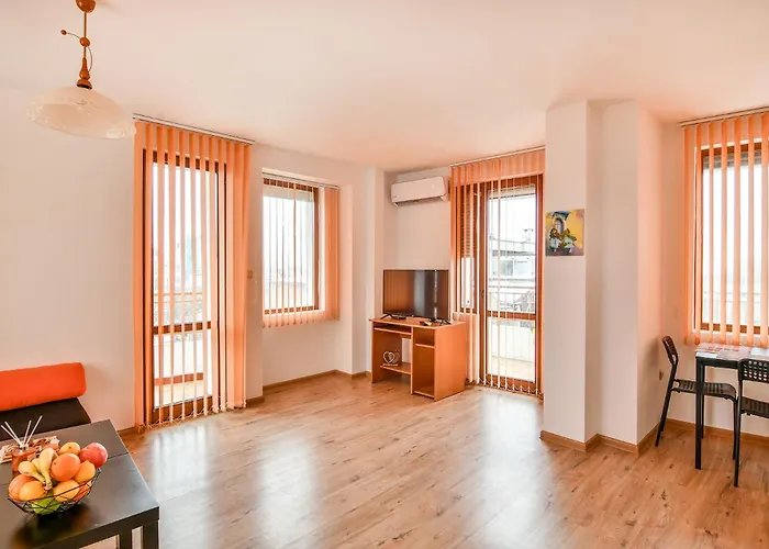 Thermae, Steps From The Sea With Free Parking