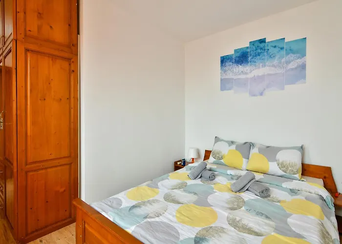 Апартамент Thermae, Steps From The Sea With Free Parking Варна