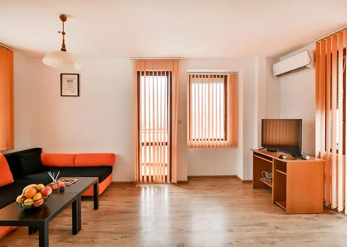 Daire Thermae, Steps From The Sea With Free Parking