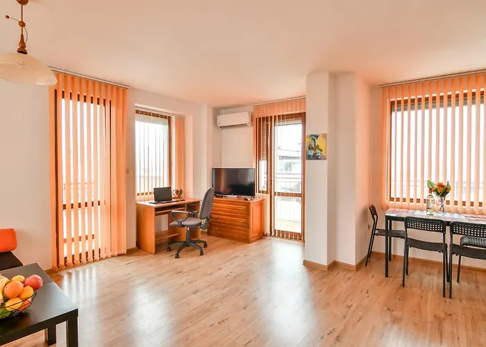 Thermae, Steps From The Sea With Free Parking Daire Varna